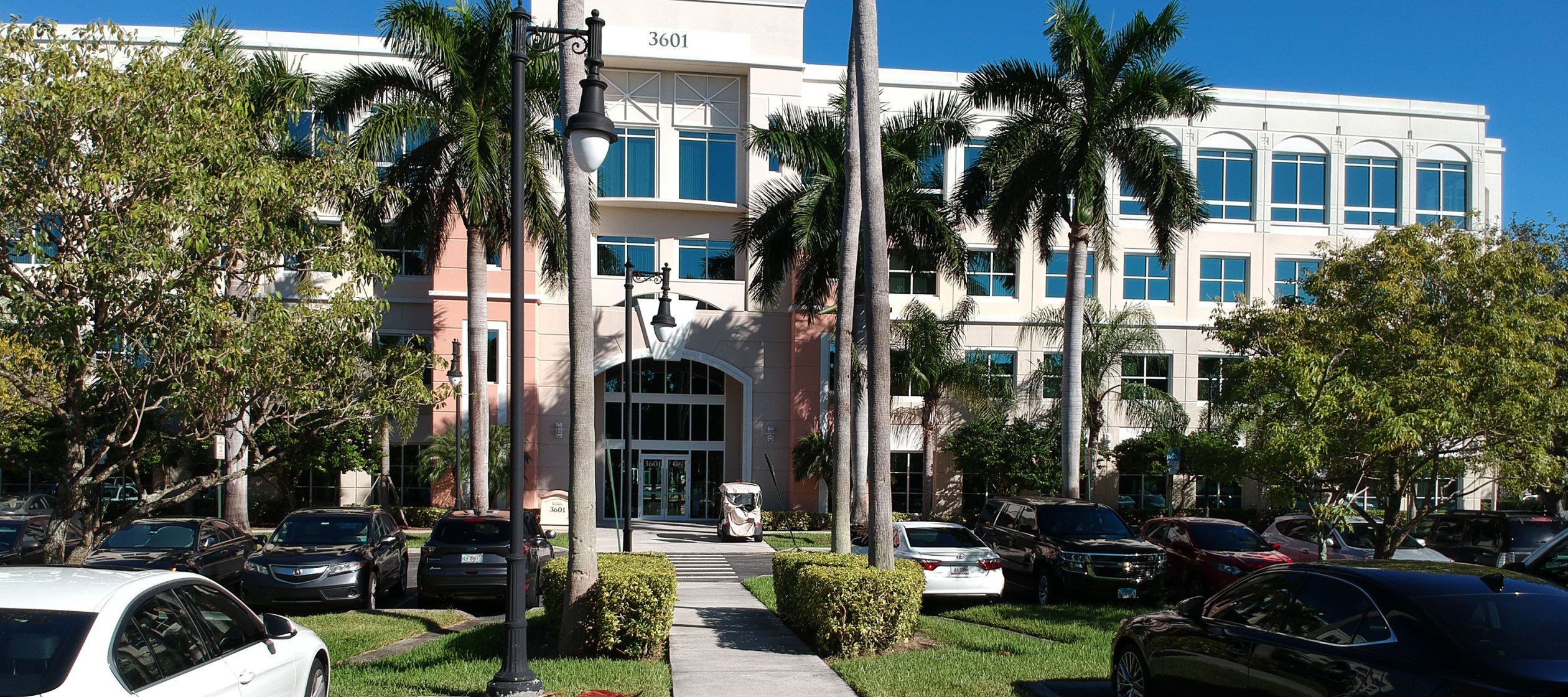 Exterior of Utica University's St. Petersburg Campus